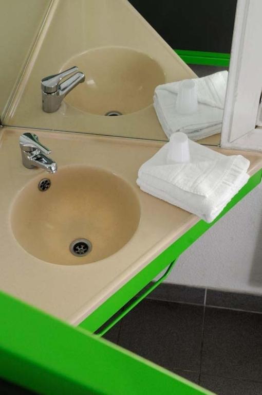Lemon Hotel Avignon Rochefort Bilik gambar